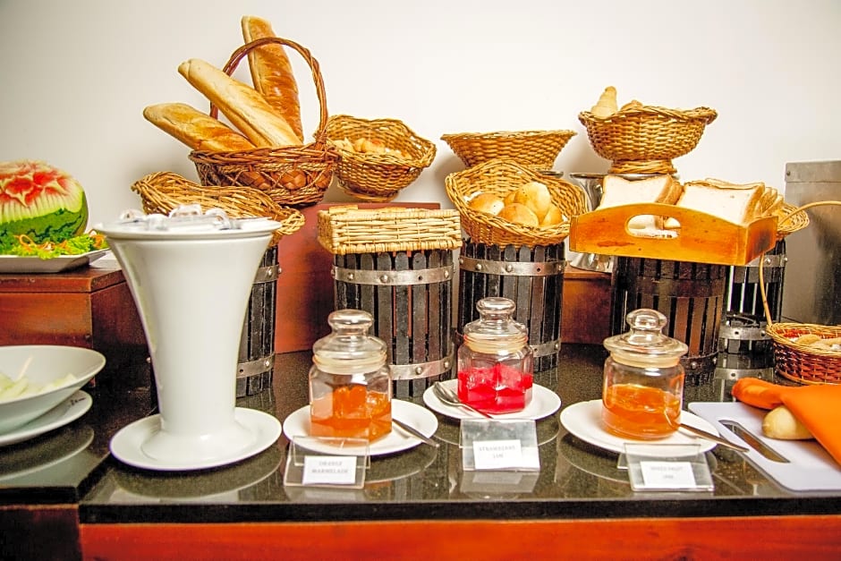 Kandy City Hotel by Earl's