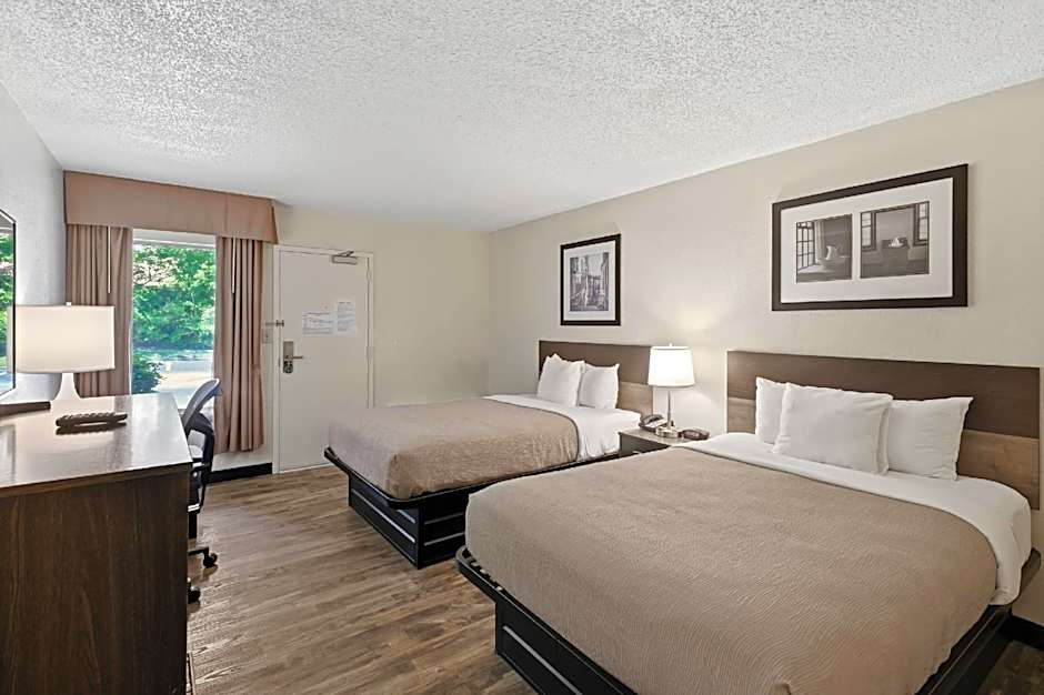 Photo 1 of 3 of 2 Double Beds, Smoking