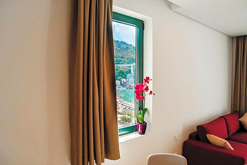 Sunraf Luxe Apartments