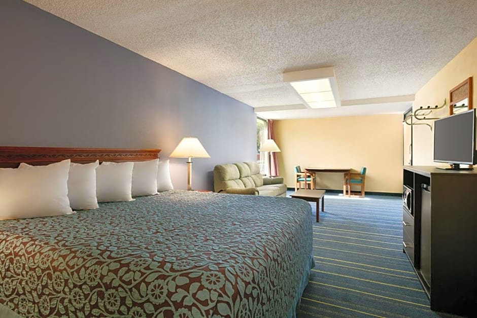 Days Inn by Wyndham Clearwater/Central