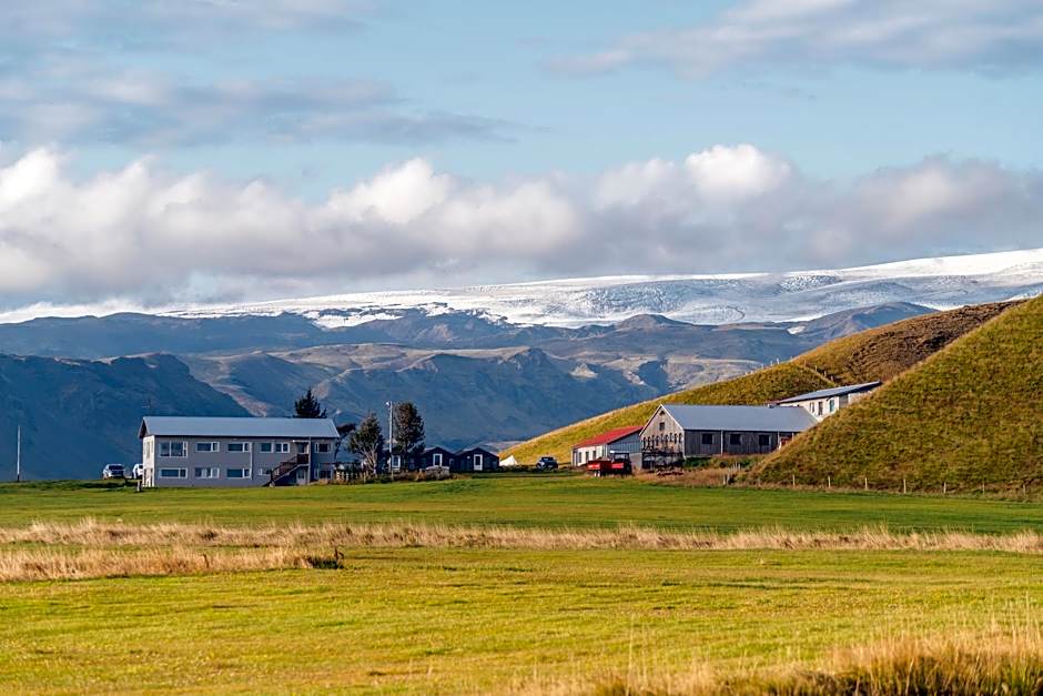 Farmhouse Lodge