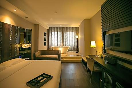 Huazhu - Select Deluxe Bed Room