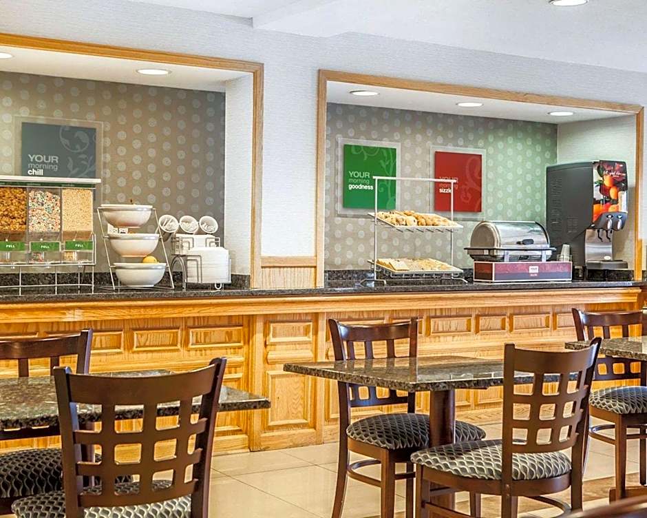 Comfort Inn Bourbonnais Near I-57