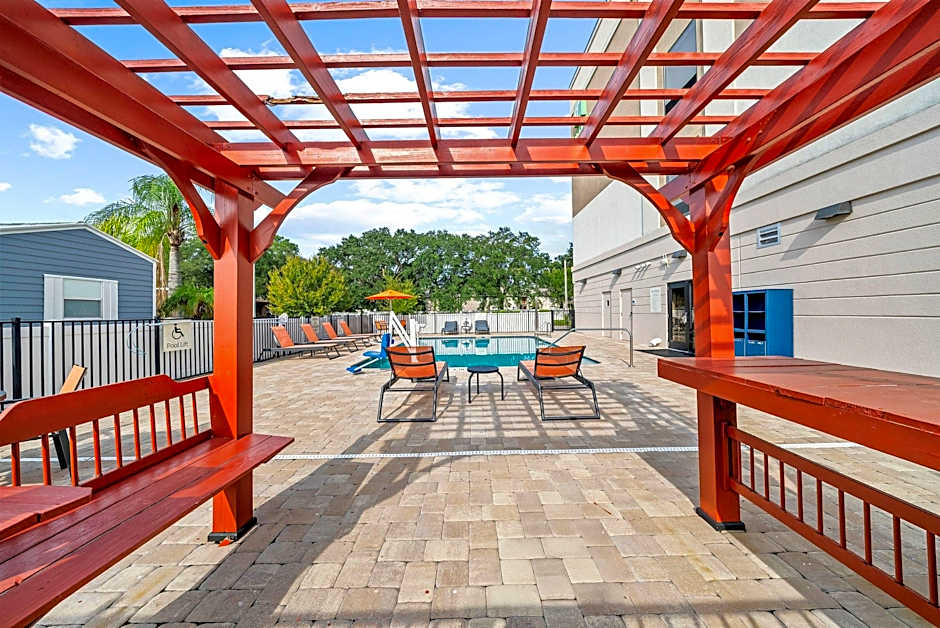 Holiday Inn Express & Suites Lakeland South By IHG