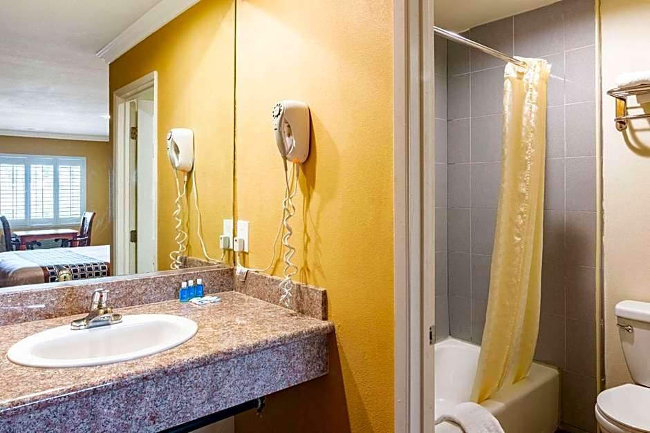 Rodeway Inn Artesia Cerritos