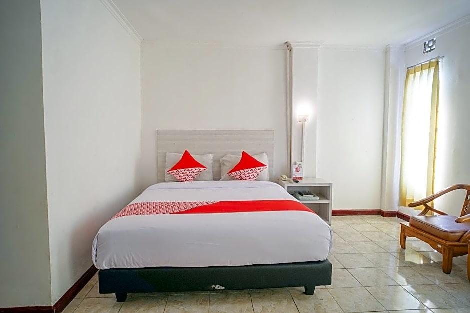 Collection O 2885 Hemra Hotel