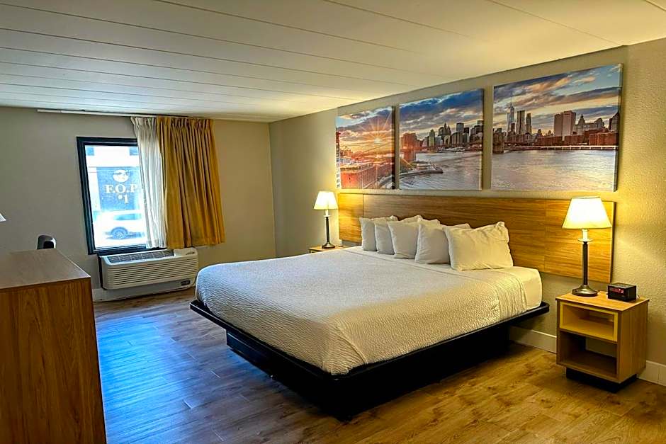 Photo 1 of 6 of 1 King Bed