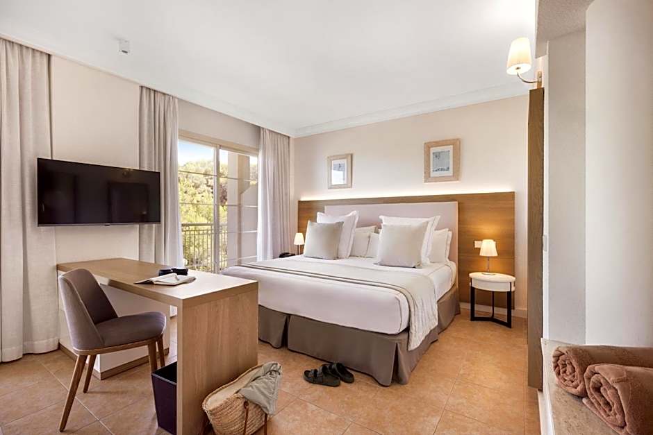 VIVA Suites & Spa Adults Only 16+