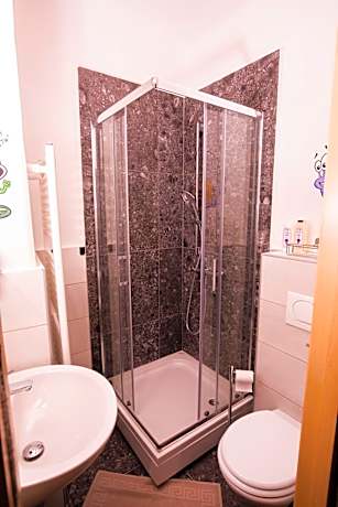 Quadruple Room with Private Bathroom