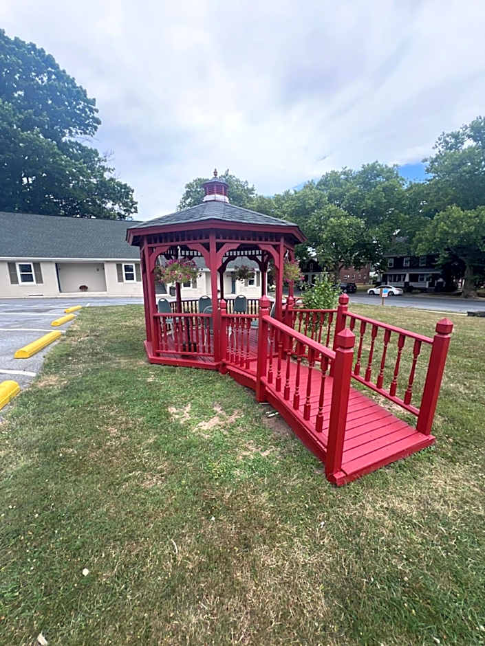 Rodeway Inn & Suites