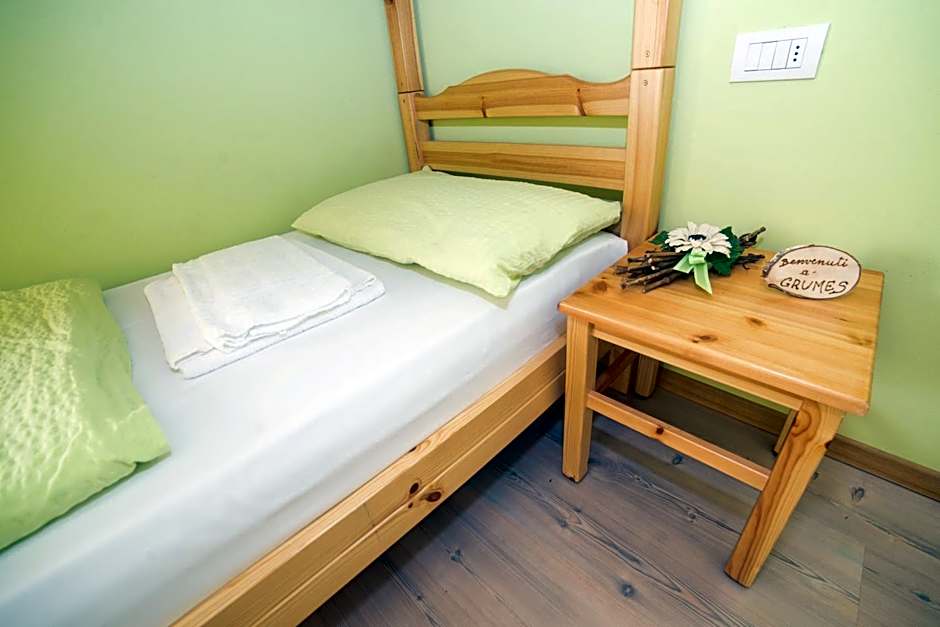 Hostel L'Ost - Ostello di Grumes
