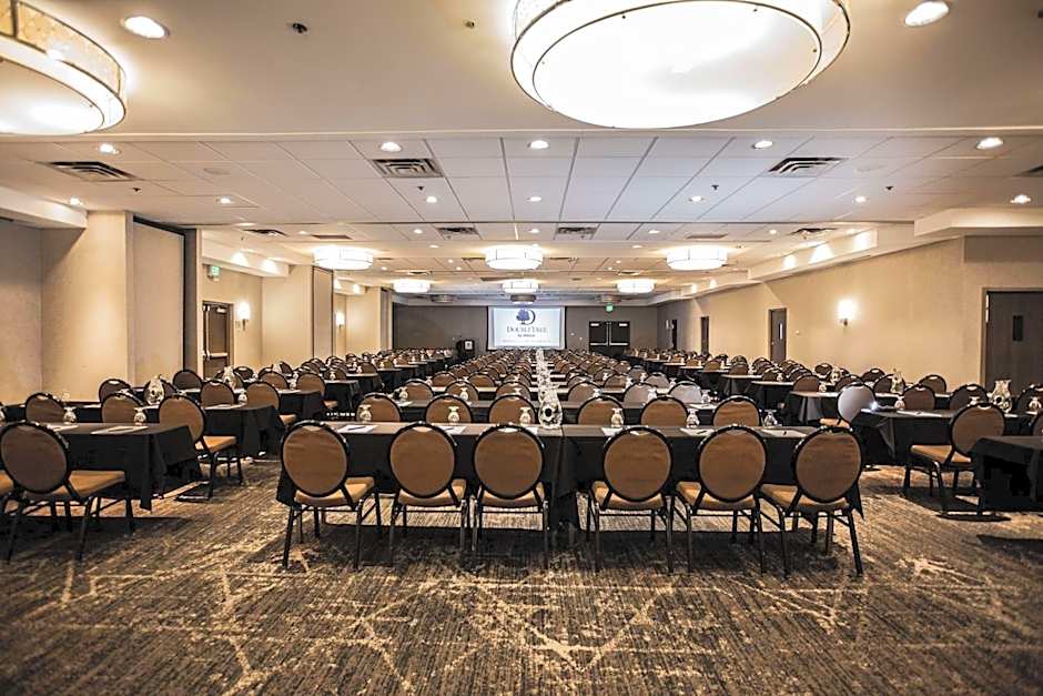 DoubleTree by Hilton Roseville Minneapolis