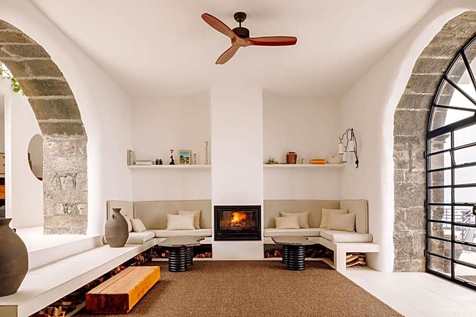 White Exclusive Suites & Villas