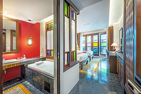 Deluxe Pool View Twin