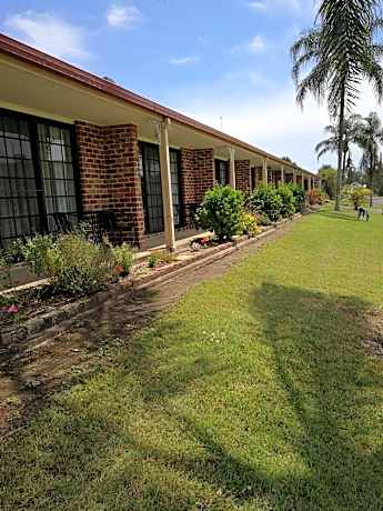 Lakeside Lodge Motel