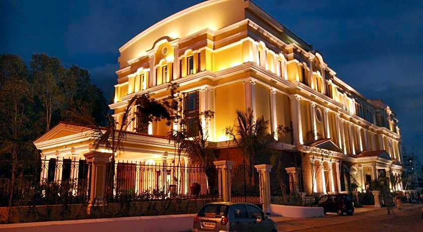 Mayfair Convention Hotel