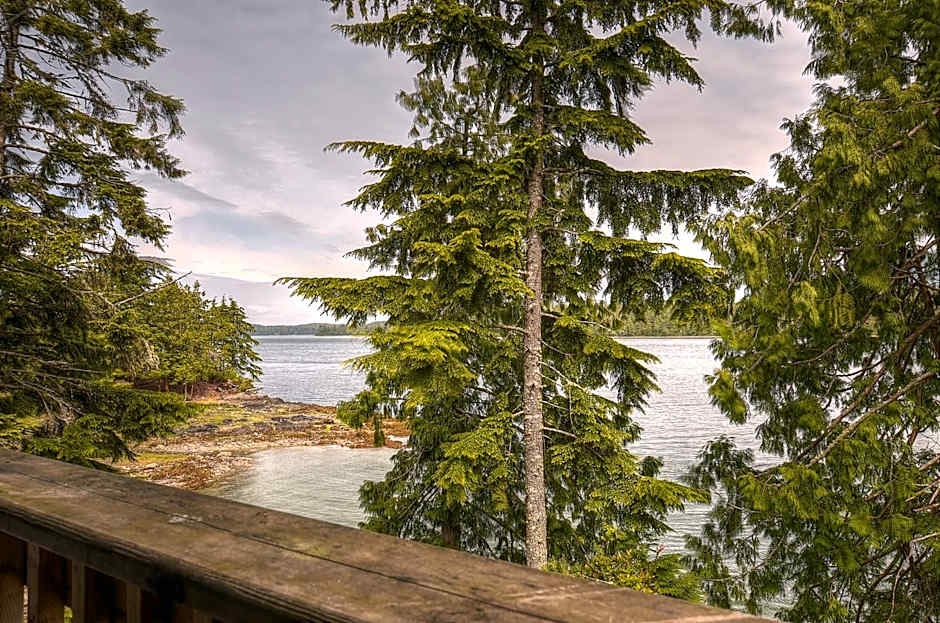 Waters Edge Shoreside Suites