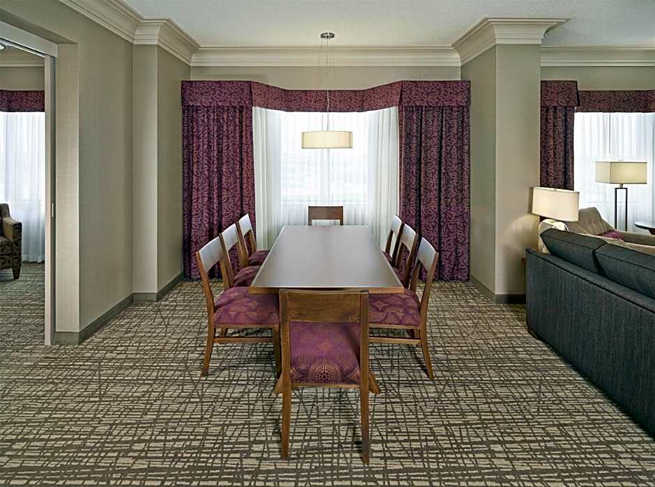 DoubleTree by Hilton West Edmonton