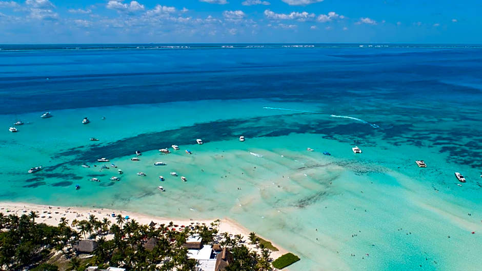 Casa del Jaguar Beach Hotel