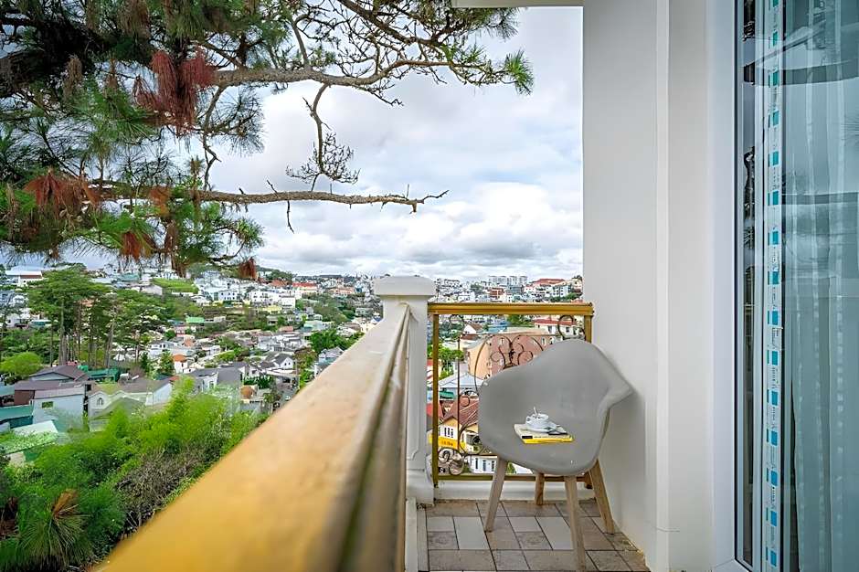 Nature hotel - Luong The Vinh