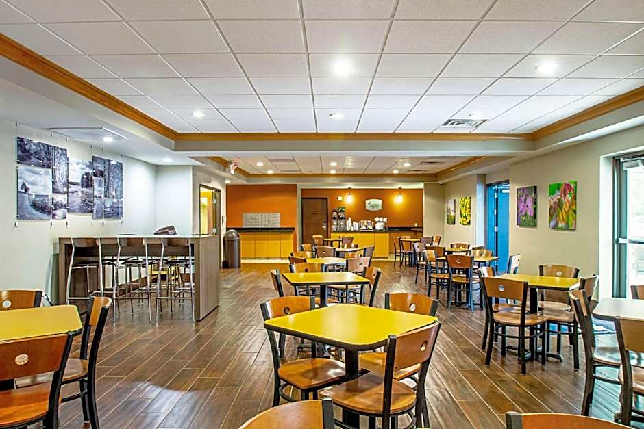 MainStay Suites Madison - Monona