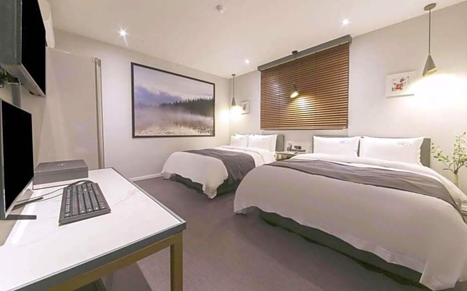 Gimhae Jangyu Stayin Hotel