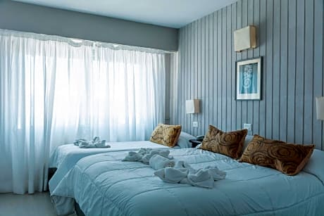 Triple Room with Lake View