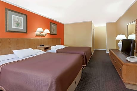 Deluxe Queen Room with Two Queen Beds - Non-Smoking