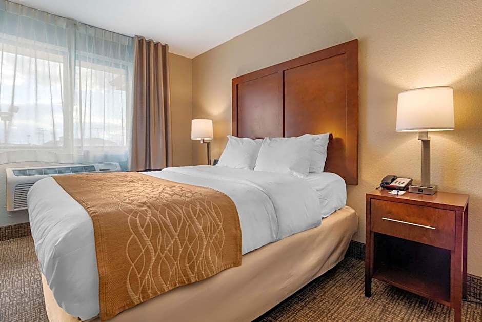 Comfort Inn & Suites South Hill I-85