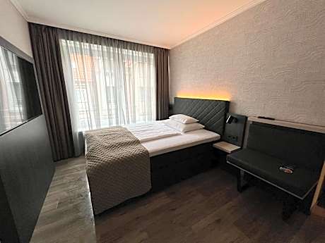 Queen Room with Balcony