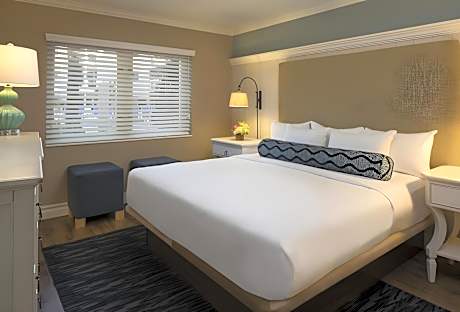 One-Bedroom Suite with City View - Main Building