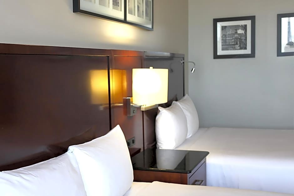 Travelodge Hotel & Convention Center by Wyndham Quebec City