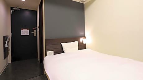 Economy Single Room with Shared Bathroom - Non-Smoking