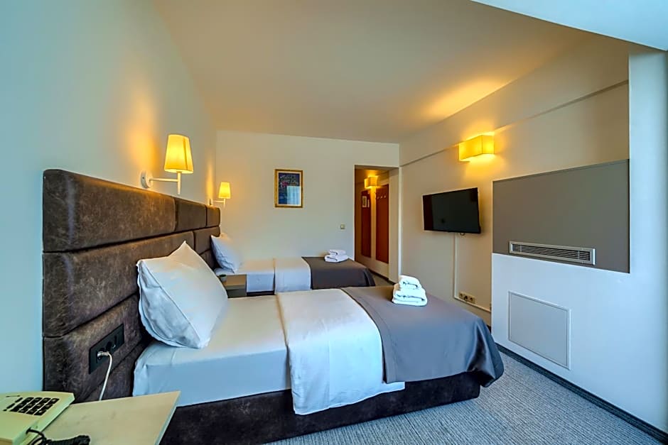 Hotel Alkar - Family Friendly Hotel with Pool in Sinj, Dalmatia