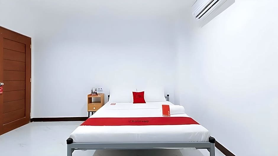 RedDoorz @ S and L Apartelle Daraga Albay
