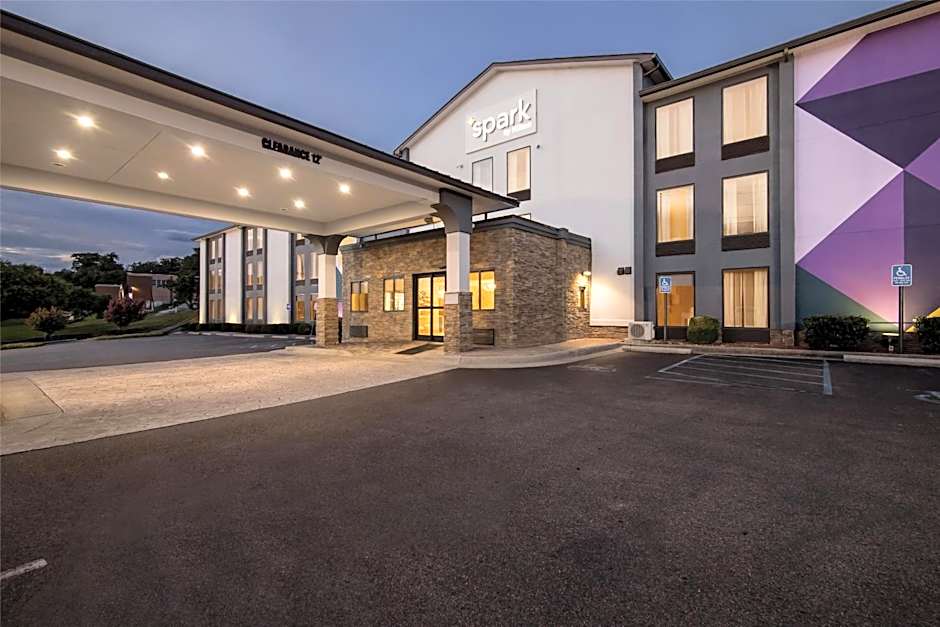 Spark by Hilton Roanoke Civic Center