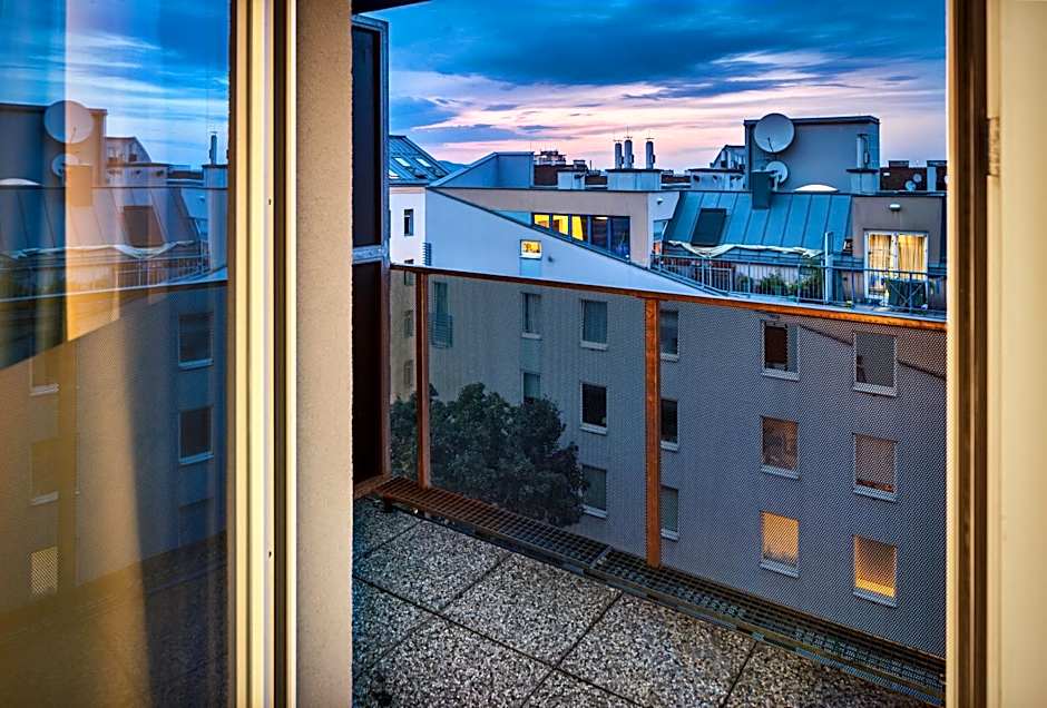 Jimmy's Apartments Dandelion