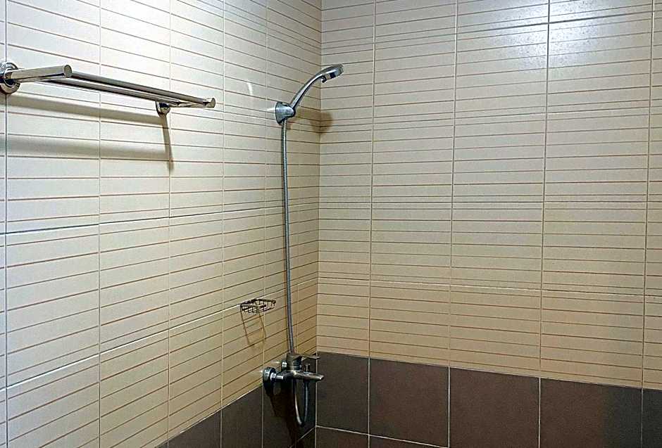 RedDoorz Plus at Balai Sofia Bed & Breakfast Batangas