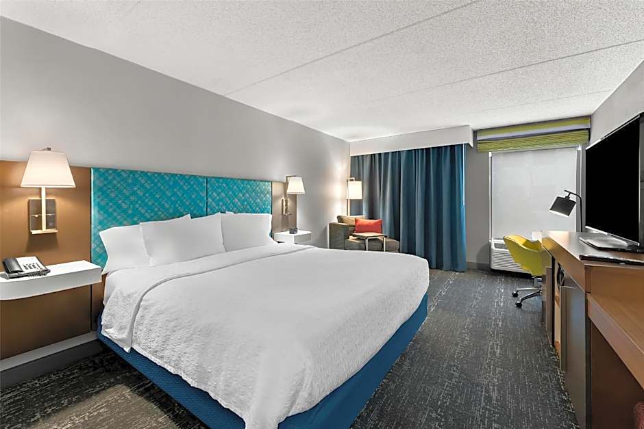 Hampton Inn By Hilton & Suites Newtown