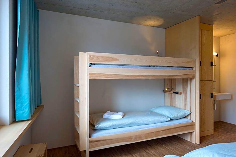 Saanen Gstaad Youth Hostel