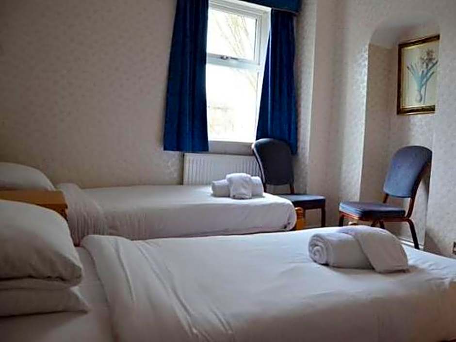 Uno Thames Hotel