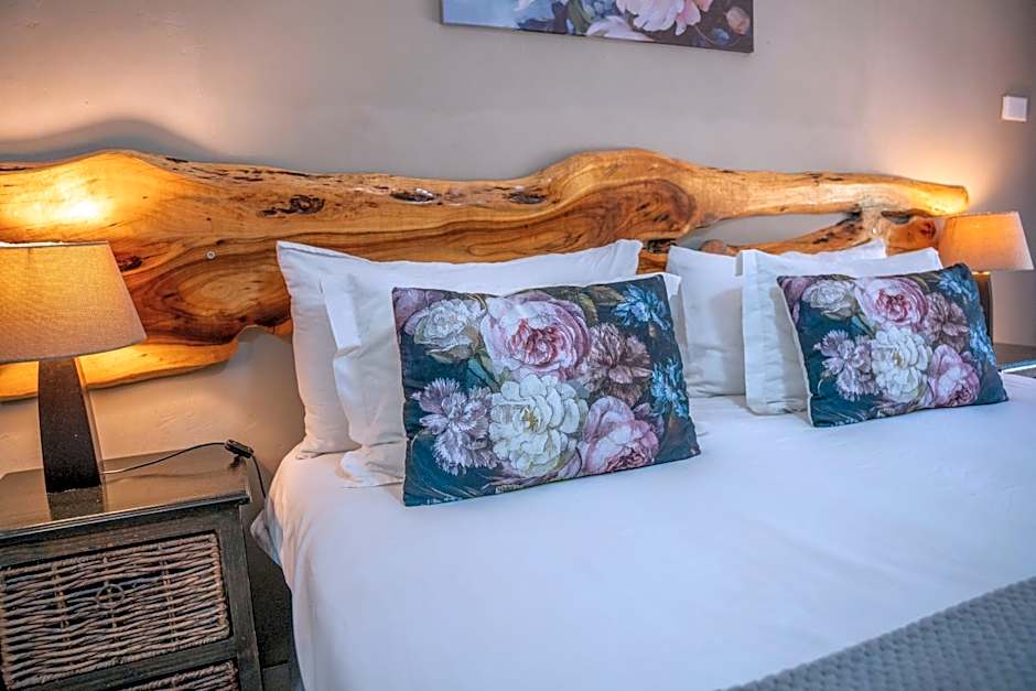 Tidewaters River Lodge