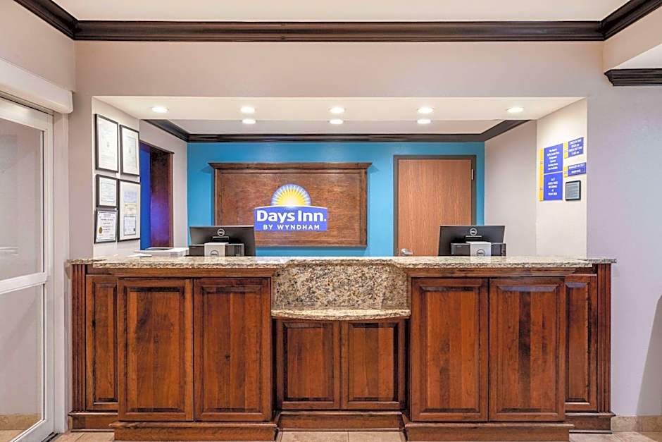 Days Inn by Wyndham Baton Rouge I-10