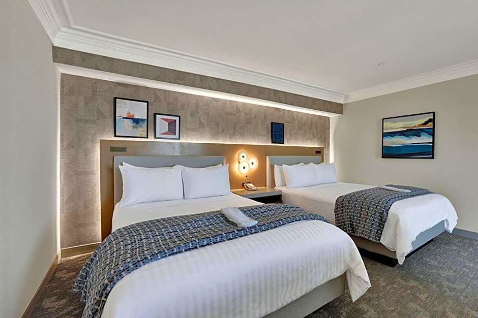 Best Western Plus Sunset Plaza Hotel