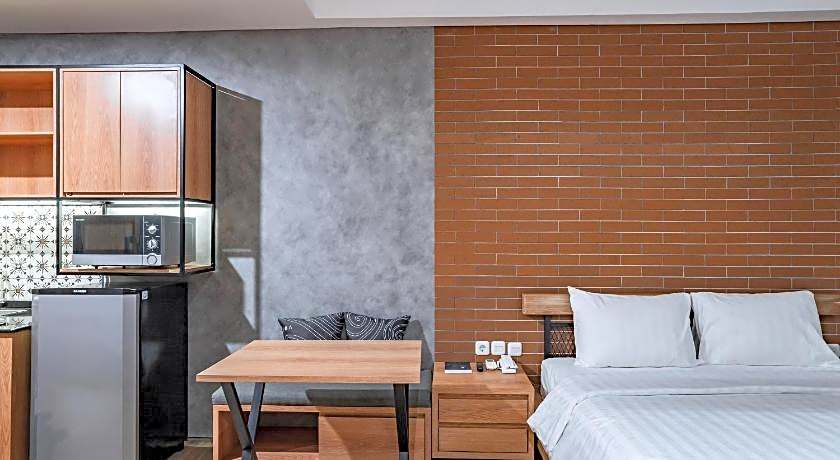 LOA LIVING Solo Baru