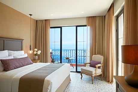 Grand Terrace Junior Suite with Whirlpool and Sea View