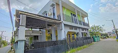 Hotel O Losmen Arkansas Syariah