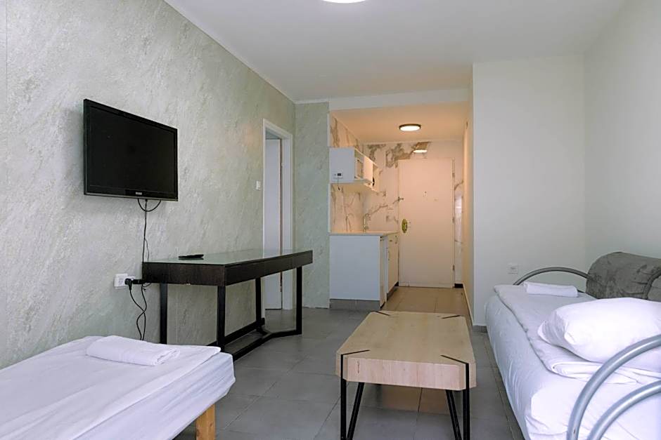 Rich Luxury Suites - Renovated