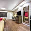 Econo Lodge Inn & Suites