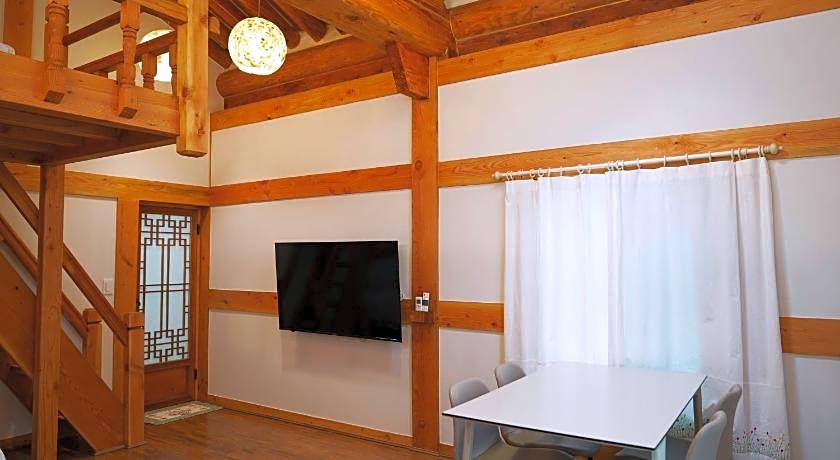Samlockhon Hanok Guesthouse